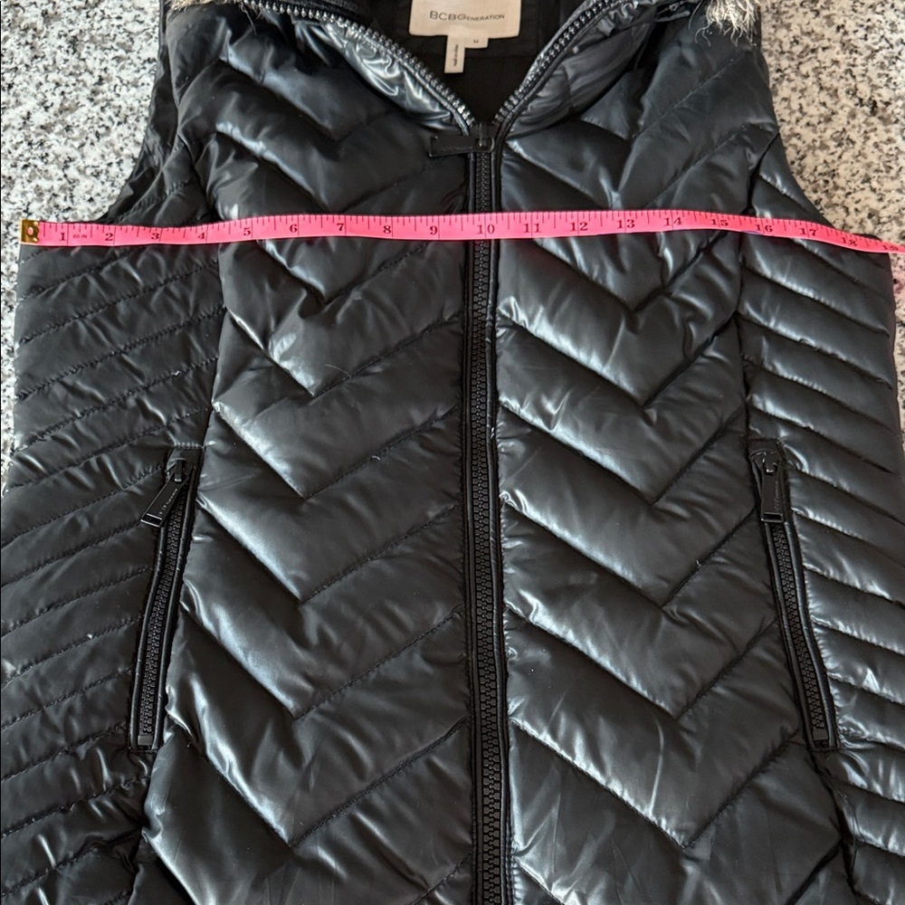 BCBGeneration Black Puffer Vest Down Blend w/Faux Fur Detachable Hood Sz M - Picture 10 of 13